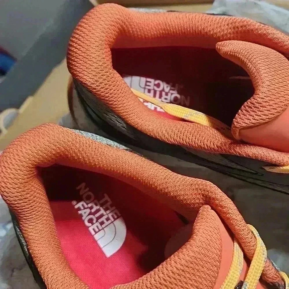 THE NORTH FACE Mens Vectiv Taraval size 11 burnt Ochre /Agave Green - Picture 8 of 12